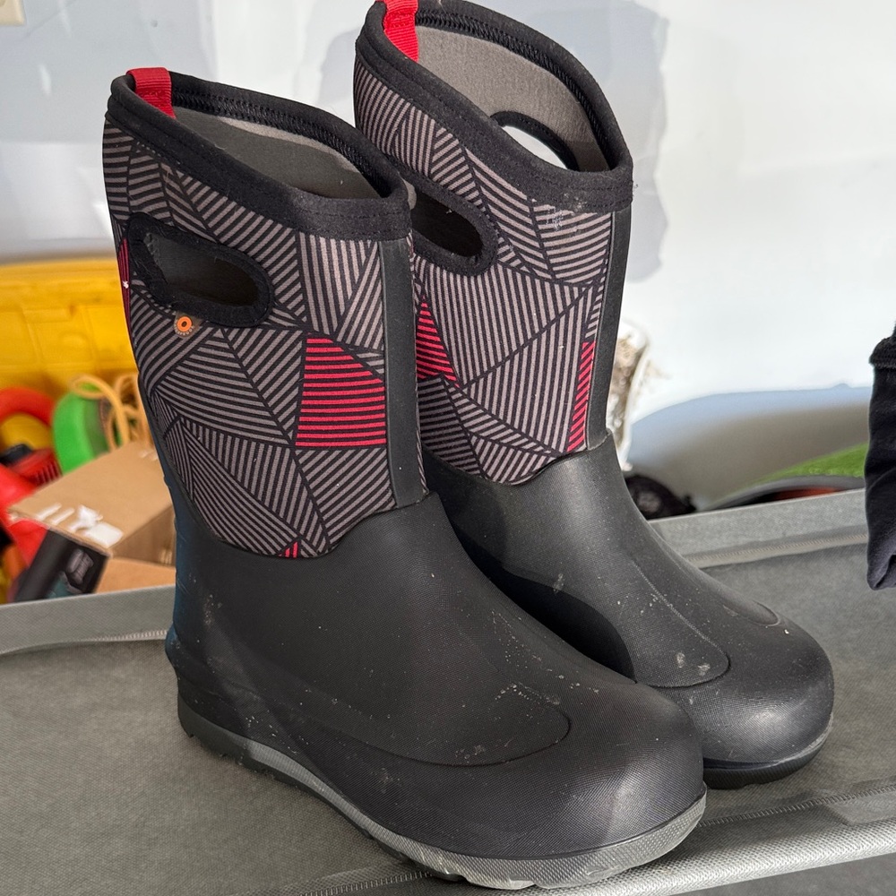 Bogs Kids Black and Red Patterned Rain Boots